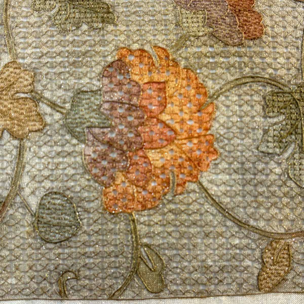 袋帶 秀品級 花唐草紋 刺繡 金彩裝飾 米色 お太鼓圖案 純蠶絲