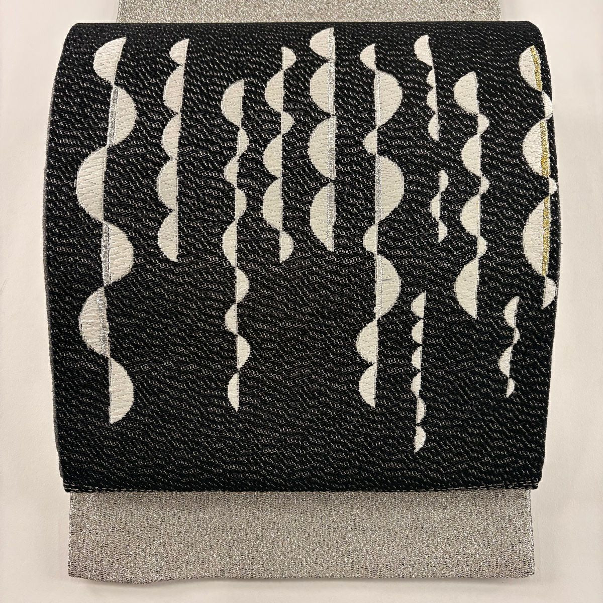 【美品】 袋帶 秀品級 幾何學 金金箔 黑色 大鼓圖案 純蠶絲