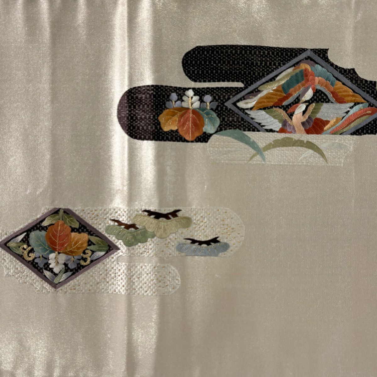 【美品】 袋帶 秀品級 向鳥 ヱ霞 金絲 刺繡 銀色 大鼓圖案 純蠶絲