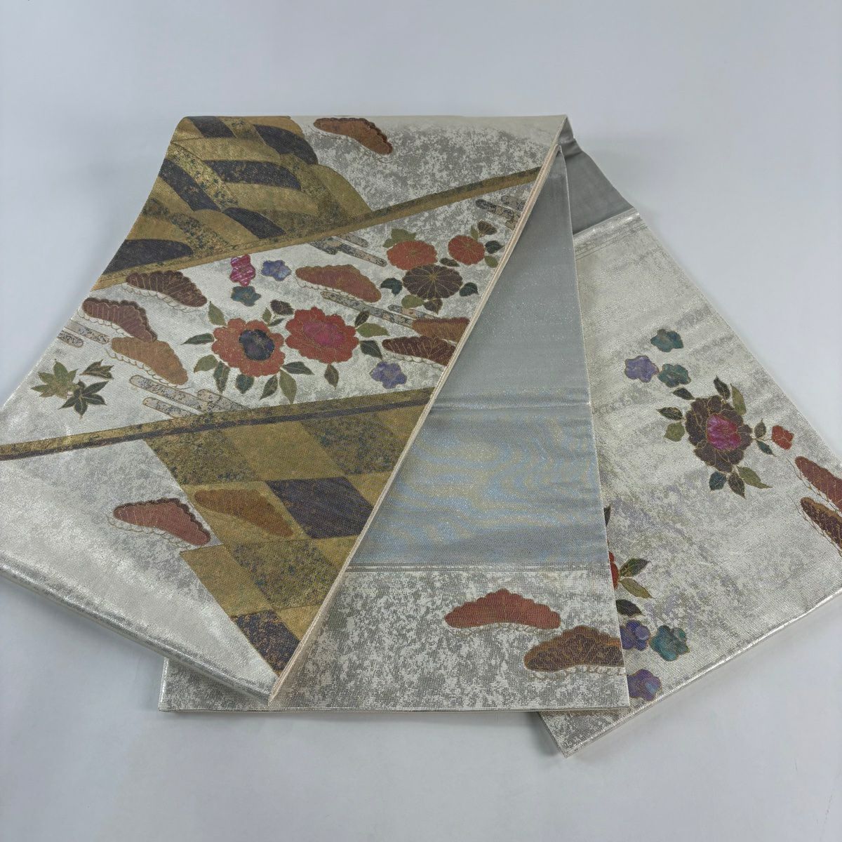 袋帶 秀品級 草花紋紋 笠松樹 螺鈿金金箔 灰白 お太鼓柄 純蠶絲