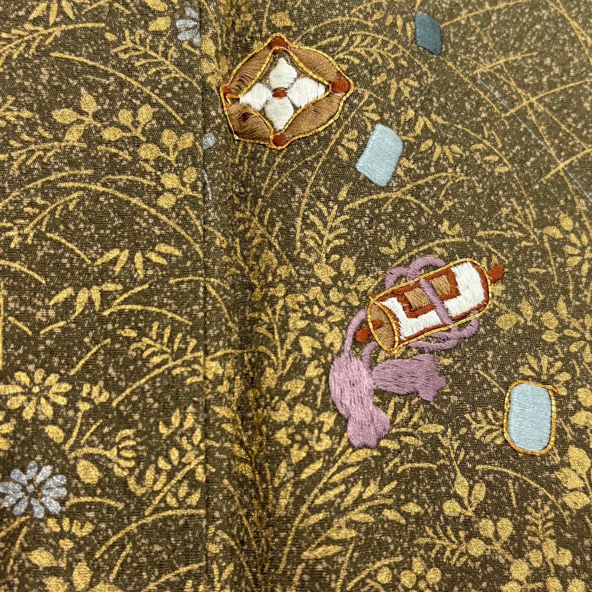 【美品】 付下 身長156.5cm 袖長63cm S 雙層 寶盡くし 草花紋刺繡 金銀彩 灰綠 純蠶絲 秀品級