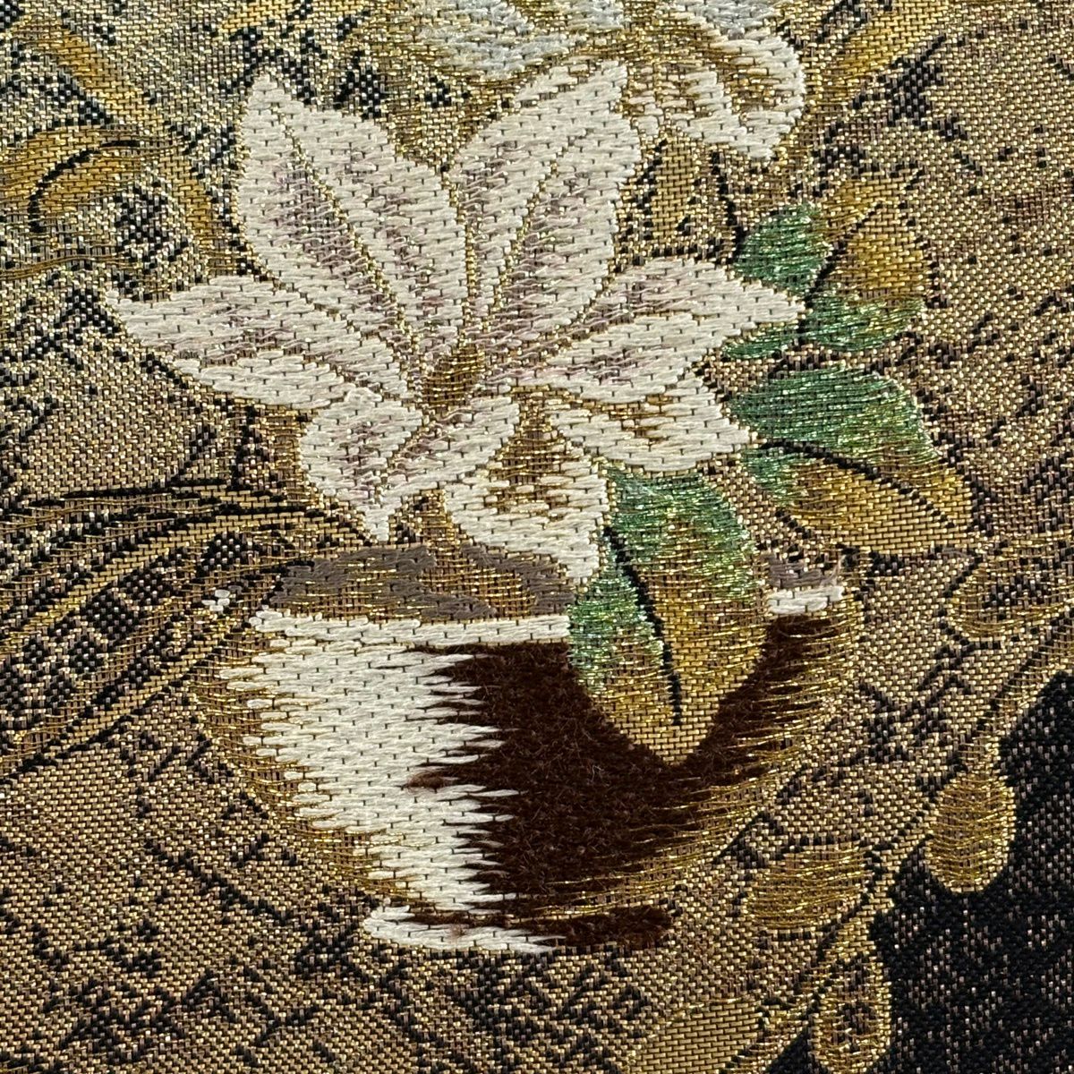 【美品】 袋帶 名品級 草花紋 花器 金糸 金金箔 綠 六通 純蠶絲