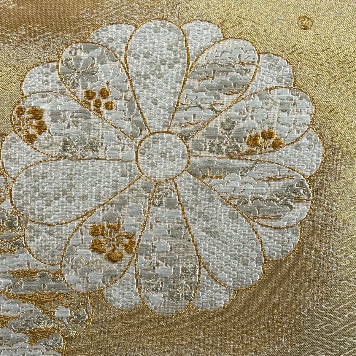 【美品】 袋帶 逸品級 加納幸 落款 菊花 疋田 金金箔 金絲 金色 大鼓圖案 純蠶絲