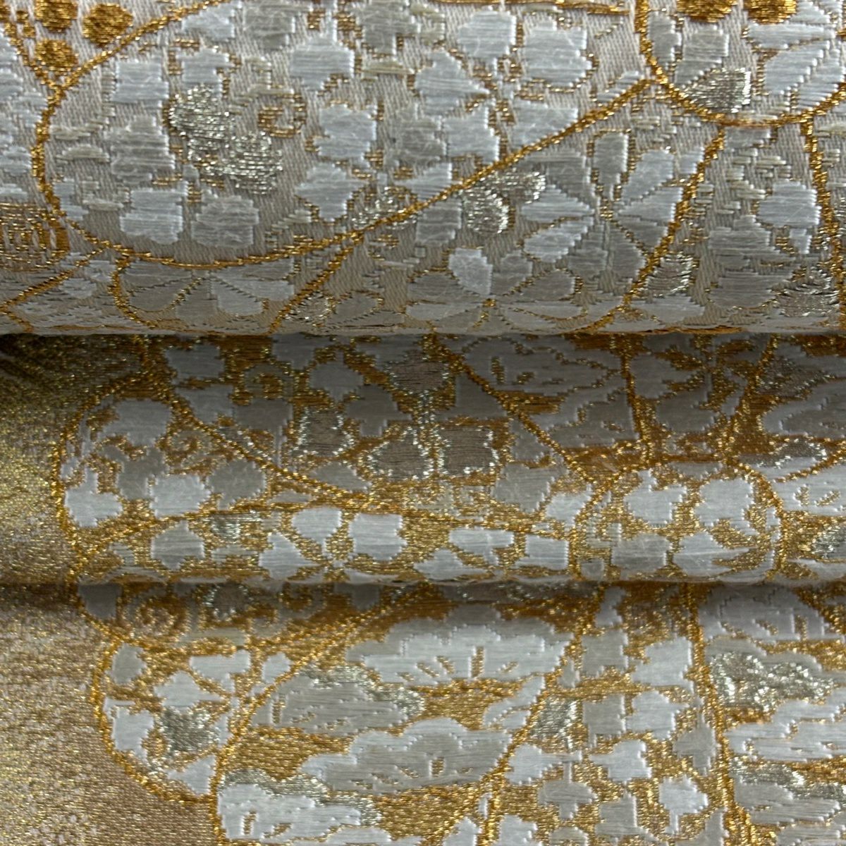 【美品】 袋帶 逸品級 加納幸 落款 菊花 疋田 金金箔 金絲 金色 大鼓圖案 純蠶絲