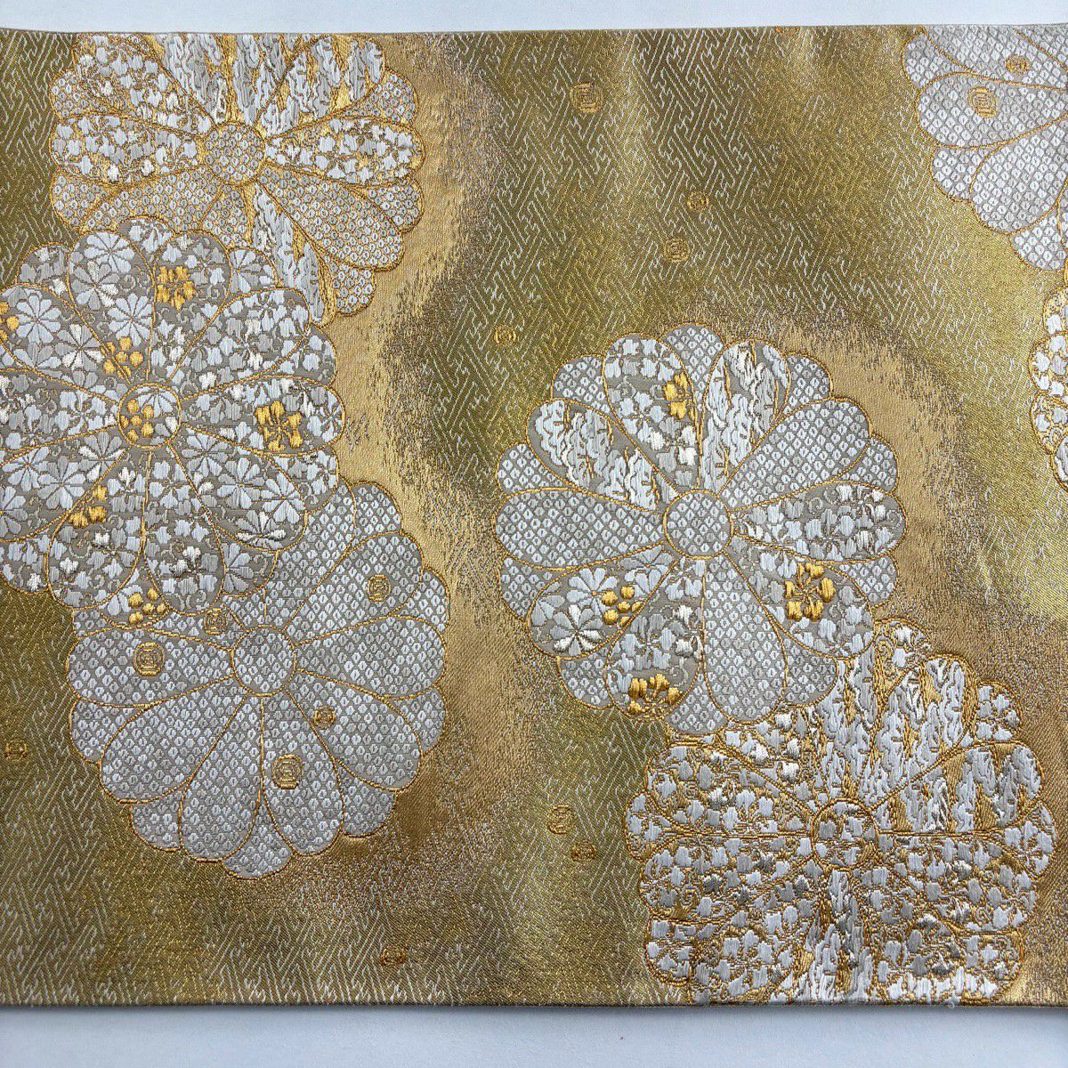 【美品】 袋帶 逸品級 加納幸 落款 菊花 疋田 金金箔 金絲 金色 大鼓圖案 純蠶絲