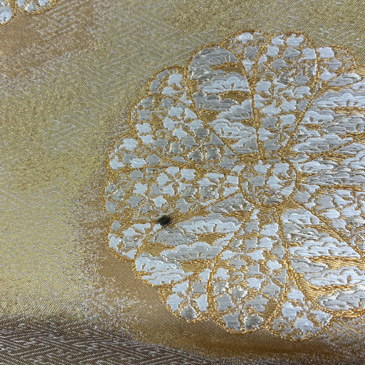【美品】 袋帶 逸品級 加納幸 落款 菊花 疋田 金金箔 金絲 金色 大鼓圖案 純蠶絲