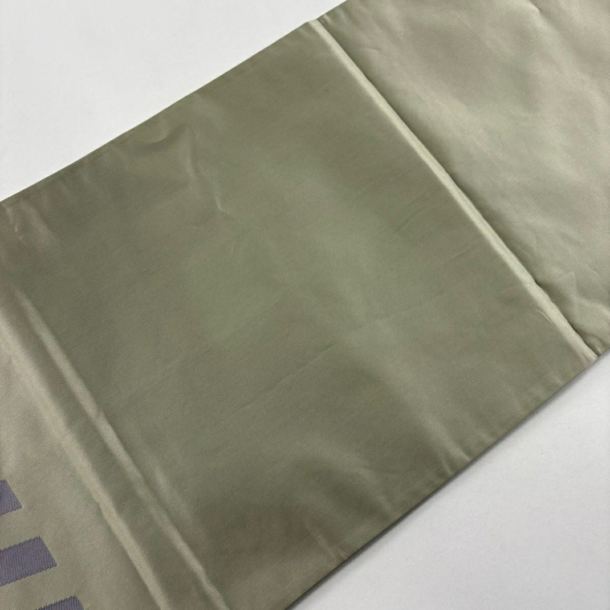 【美品】 袋帶 逸品級 辻村ジュサブロー 落款あり 斜紋 幾何學圖案 灰綠 六通 純蠶絲