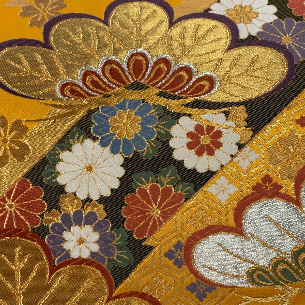 袋帶 秀品級 振袖禮服禮服用 松樹 菊花 金金箔 金銀彩 山吹 深藍 六通 純蠶絲