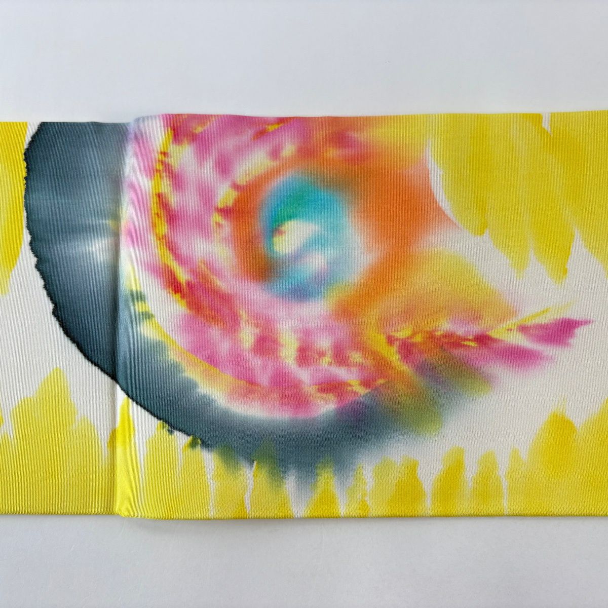 【美品】 名古屋帶 秀品級 落款あり 本鄉大田子 幾何學 黃色 純蠶絲