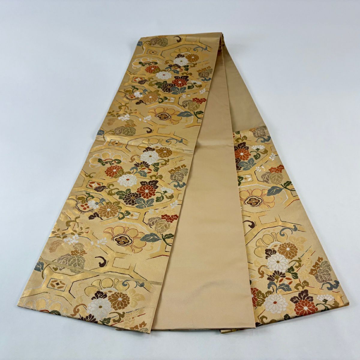 【美品】 袋帶 秀品級 草花紋 蜀江文 金金箔 米色 六通 純蠶絲