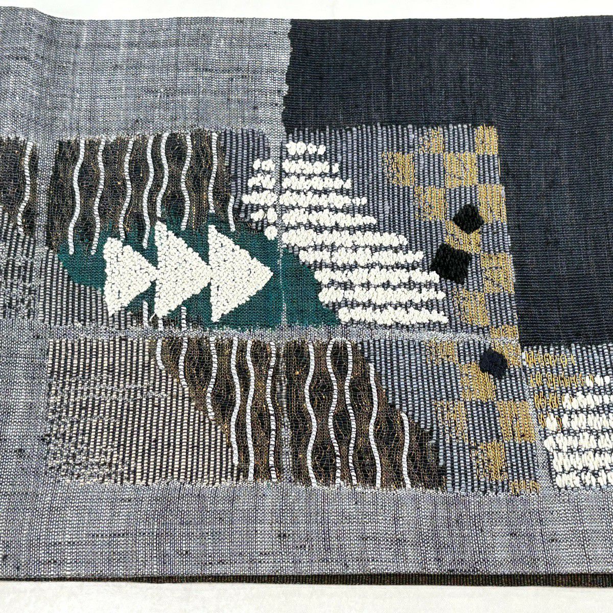 【美品】 袋帶 秀品級 幾何學 金銀彩 深藍 お太鼓圖案 純蠶絲