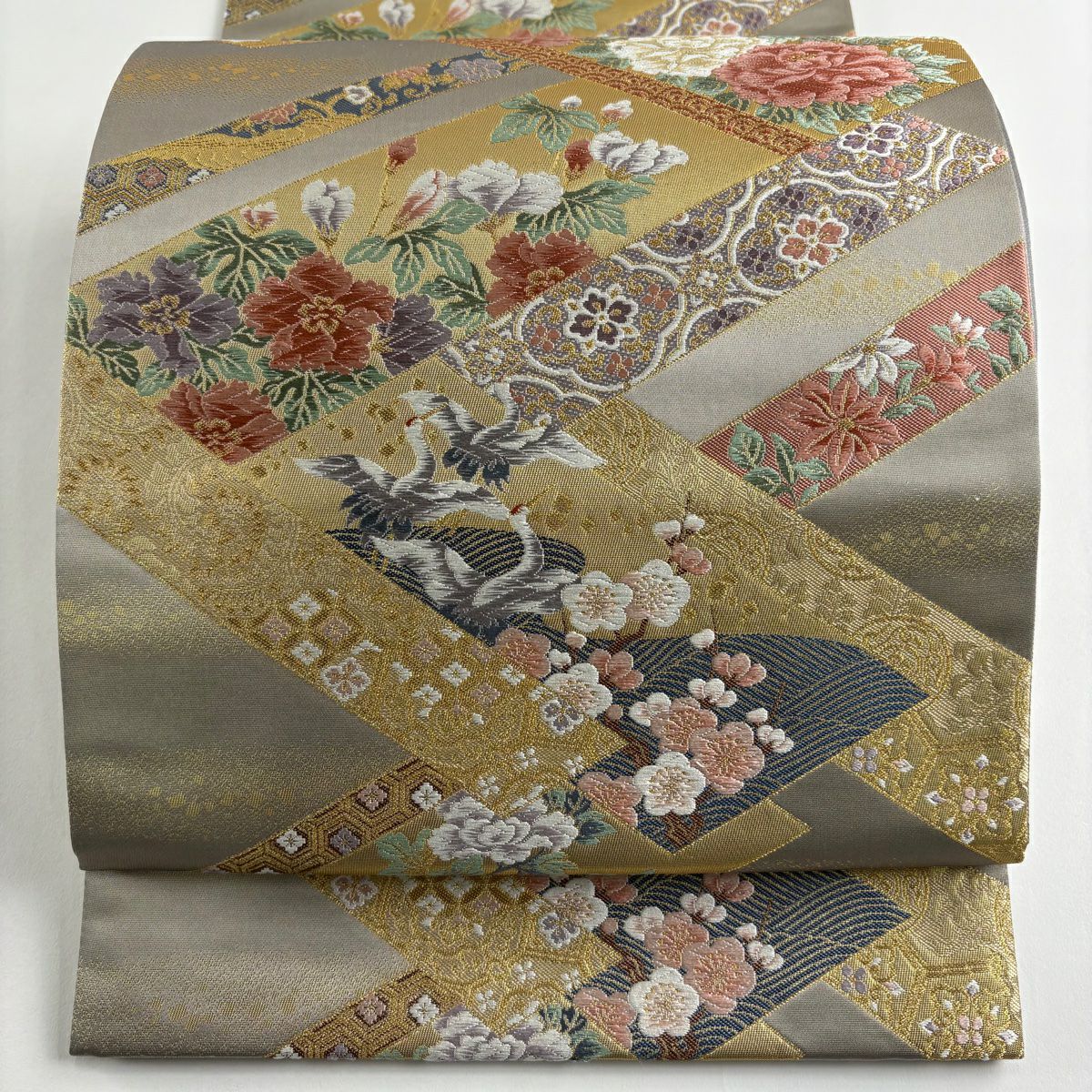 【美品】 袋帶 秀品級 花彩橫短冊文 仙鶴 刺繡 金線 灰色 六通 純蠶絲