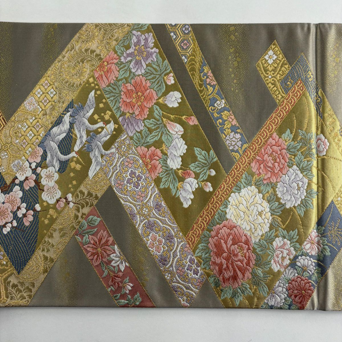 【美品】 袋帶 秀品級 花彩橫短冊文 仙鶴 刺繡 金線 灰色 六通 純蠶絲