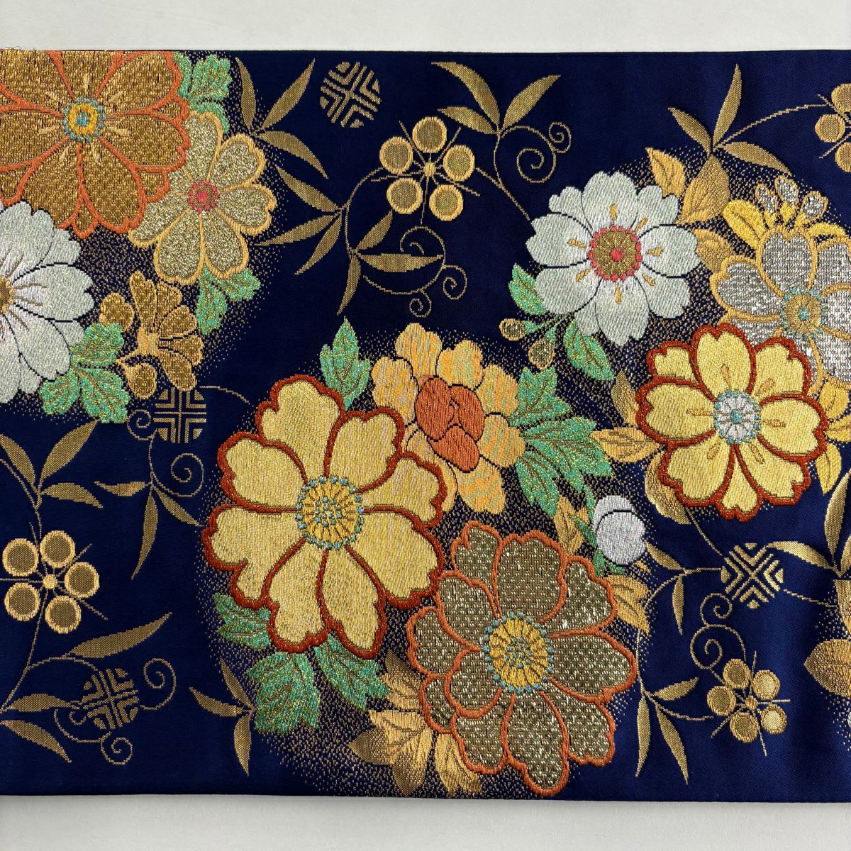 【美品】 袋帶 秀品級 花丸紋 笹蔓 刺繡 金銀彩 深藍 全通 純蠶絲