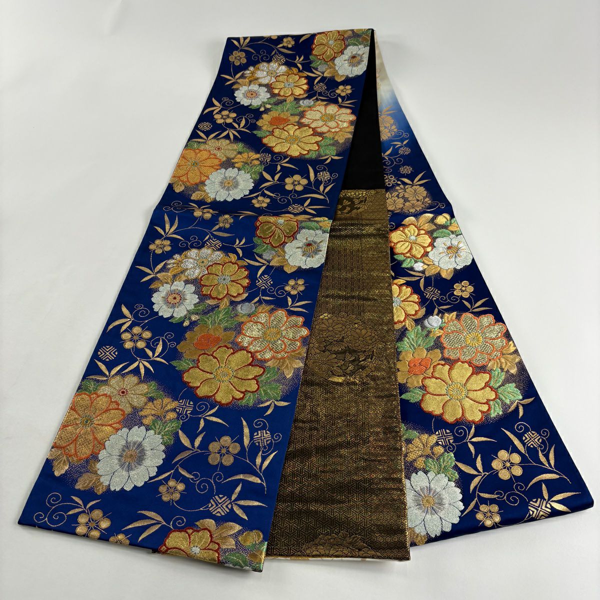 【美品】 袋帶 秀品級 花丸紋 笹蔓 刺繡 金銀彩 深藍 全通 純蠶絲
