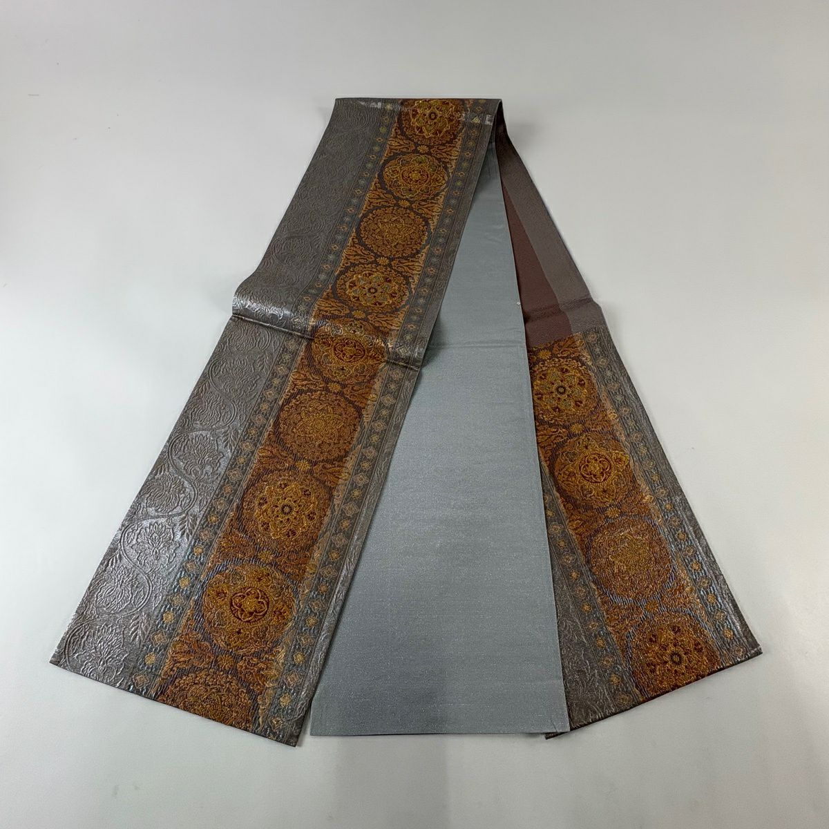 【美品】 袋帶 秀品級 華紋 花唐草紋 金絲 金金箔 灰紫 六通 純蠶絲