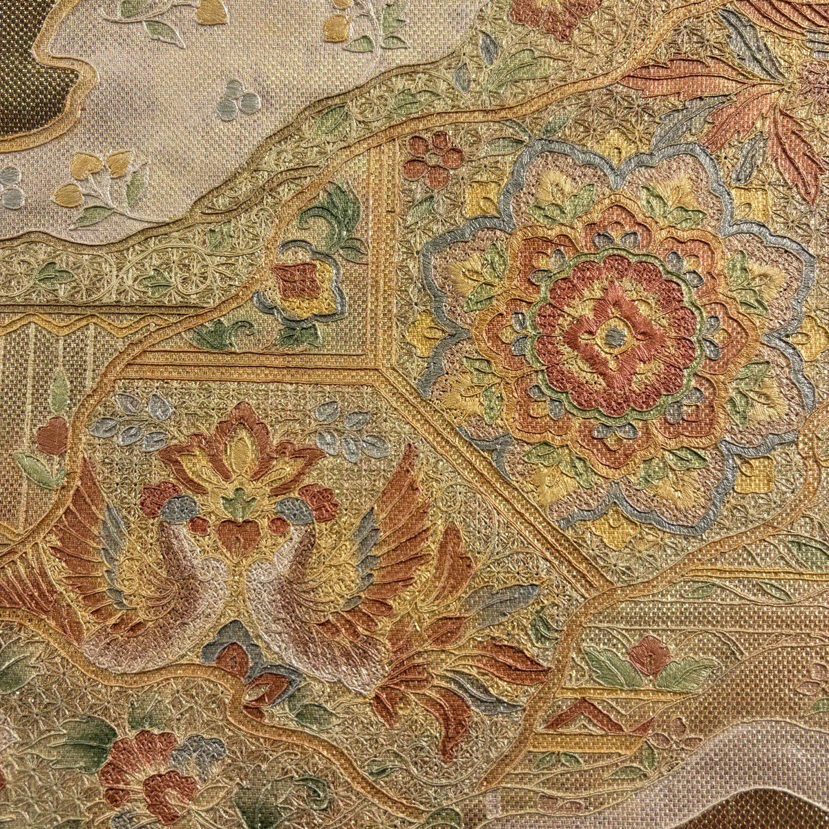 袋帶 秀品級 向鳥 華紋 刺繡 金金箔 金色 大鼓圖案 純蠶絲