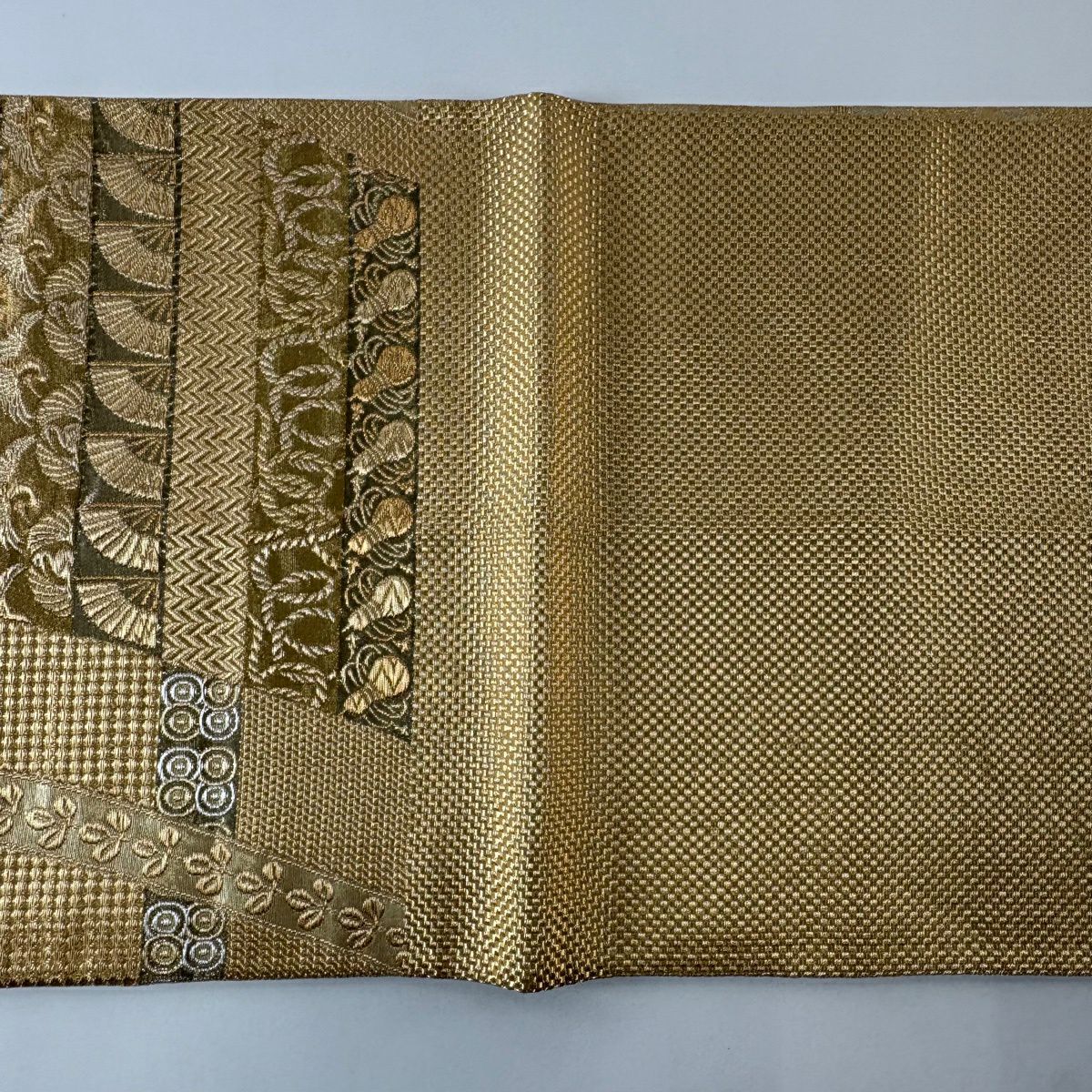 【美品】 袋帶 秀品級 瓢箪 松樹 金銀絲 金金箔 金色 大鼓圖案 純蠶絲