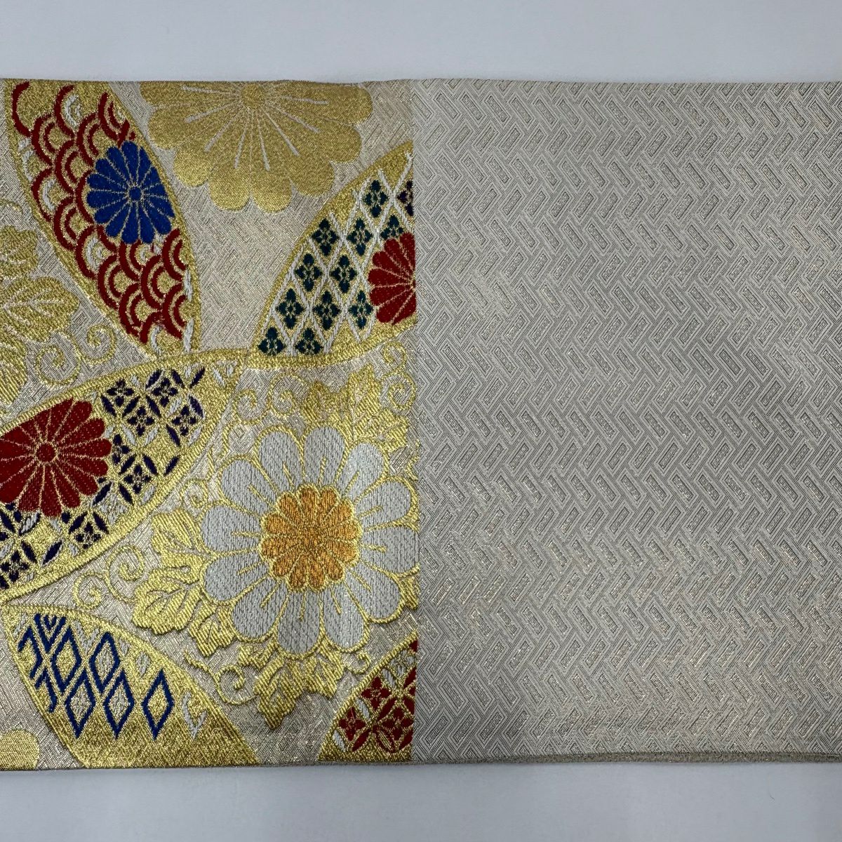 【美品】 袋帶 秀品級 花 有職紋樣 金絲 金金箔 金色 六通 純蠶絲