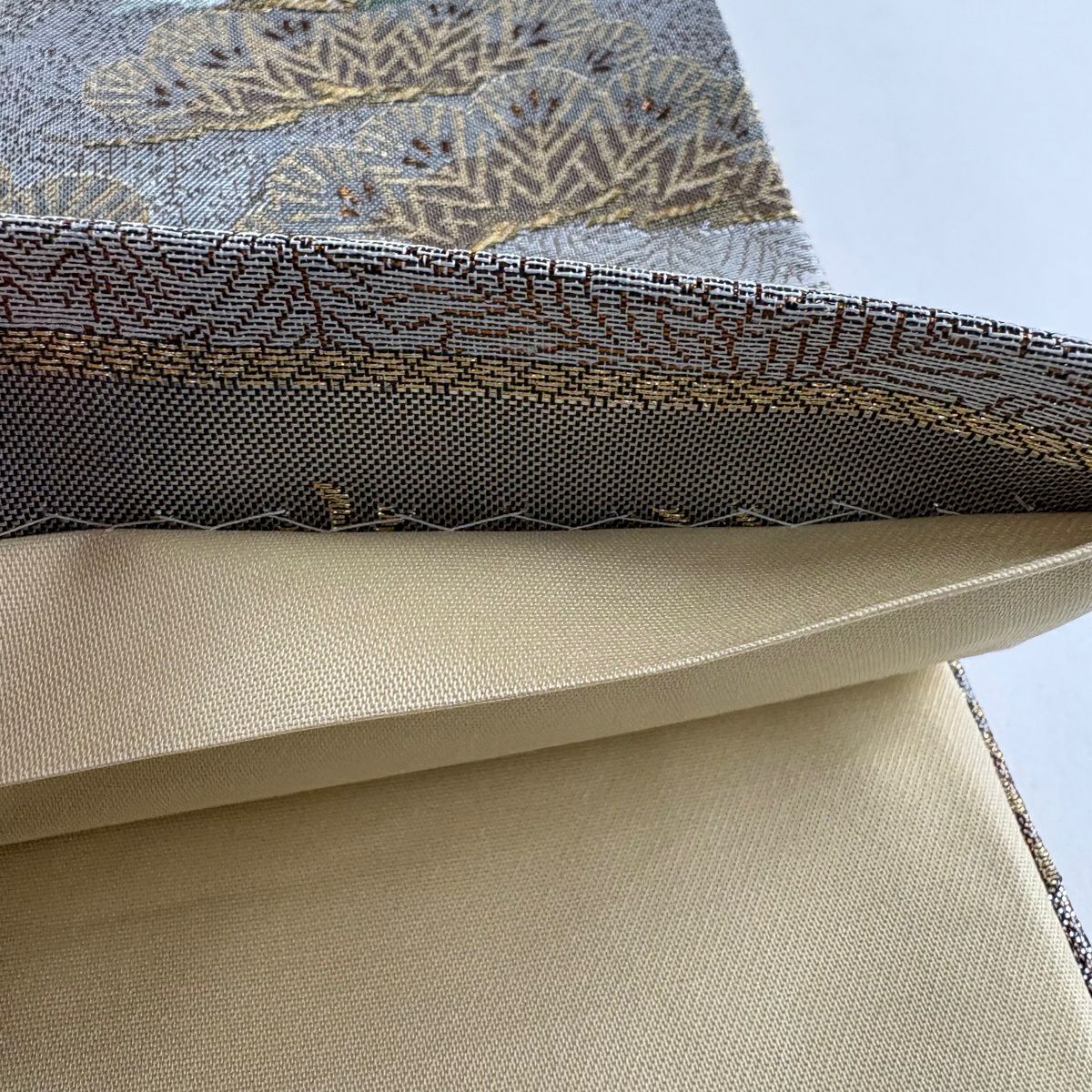 【美品】 袋帶 秀品級 花丸紋 笠松樹 金絲 金金箔 銀 六通 純蠶絲