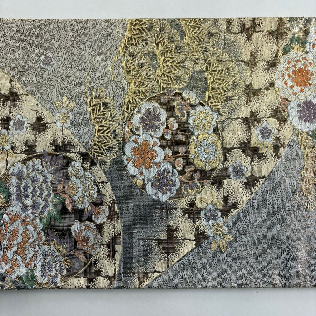 【美品】 袋帶 秀品級 花丸紋 笠松樹 金絲 金金箔 銀 六通 純蠶絲