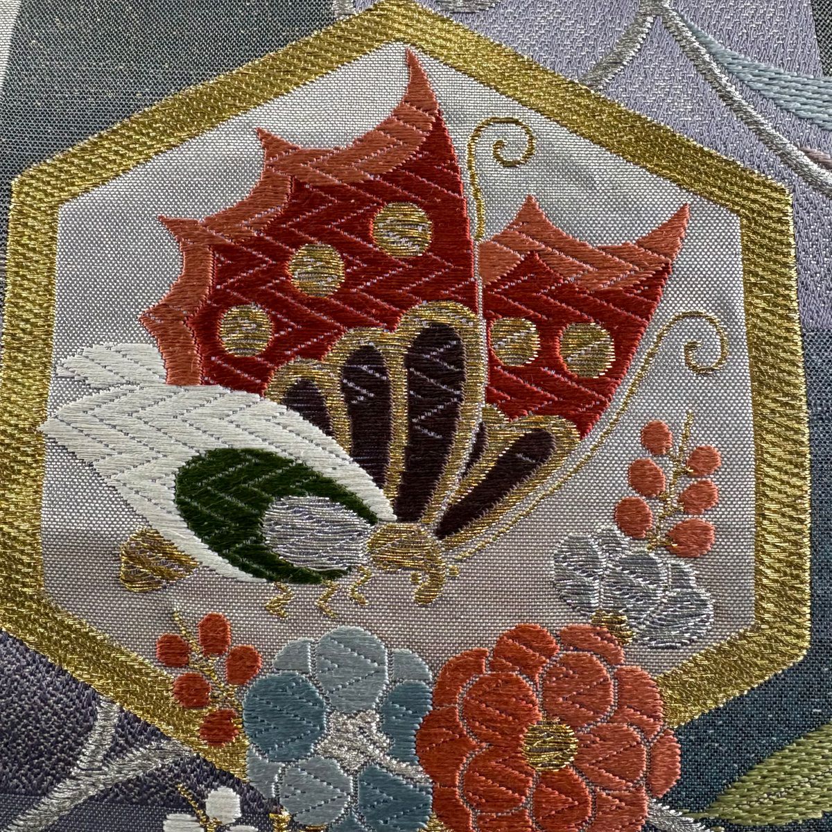 【美品】 袋帶 秀品級 振袖禮服禮服用 蝶 唐草紋 金銀絲 金金箔 灰紫 六通 純蠶絲