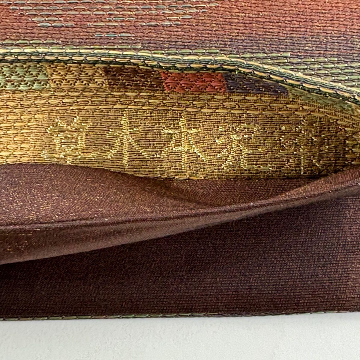 【美品】 袋帶 秀品級 草木本泥染 幾何學圖案 金絲 紅紫 六通 純蠶絲