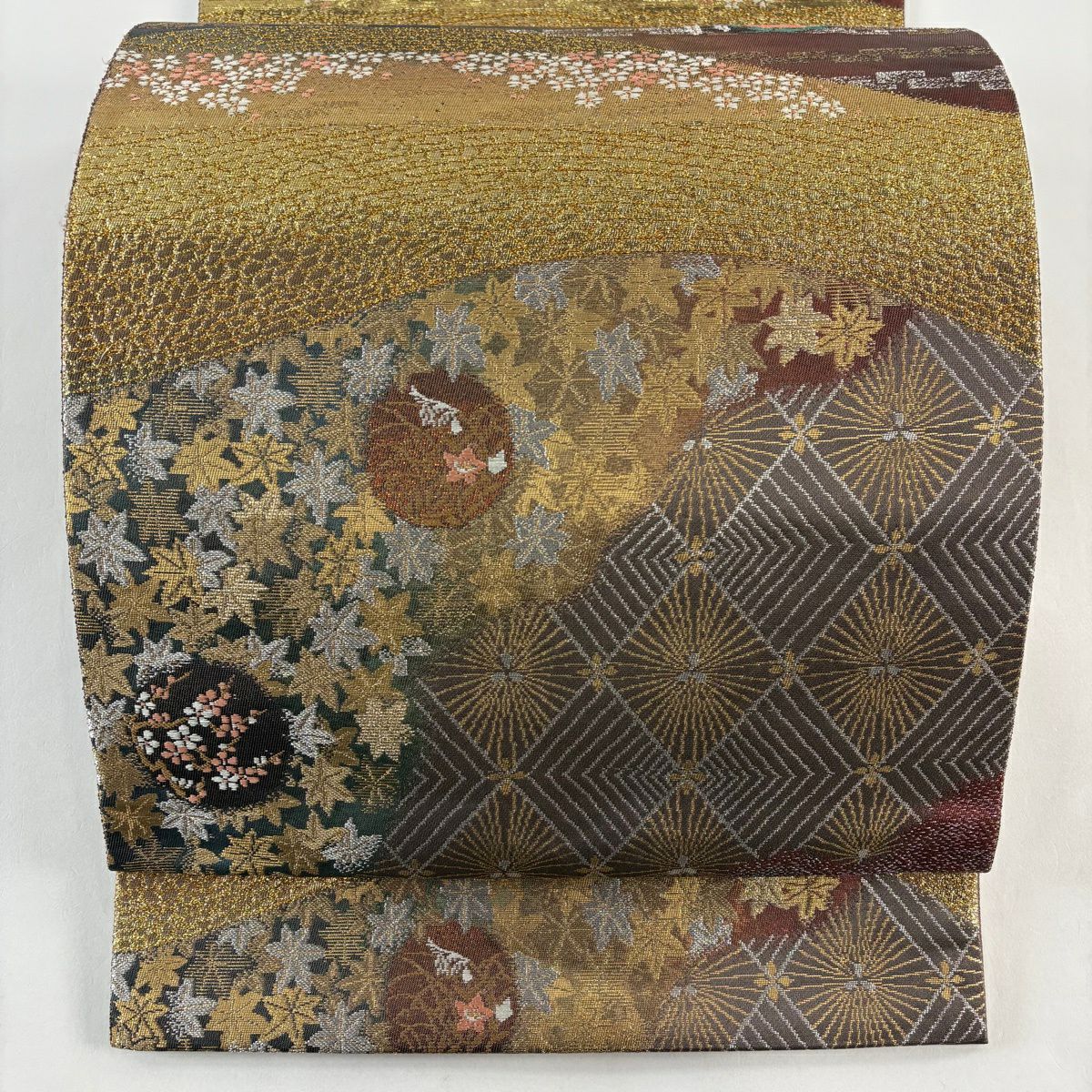【美品】 袋帶 秀品級 草花紋 若松樹菱 金糸 金金箔 茶 六通 純蠶絲