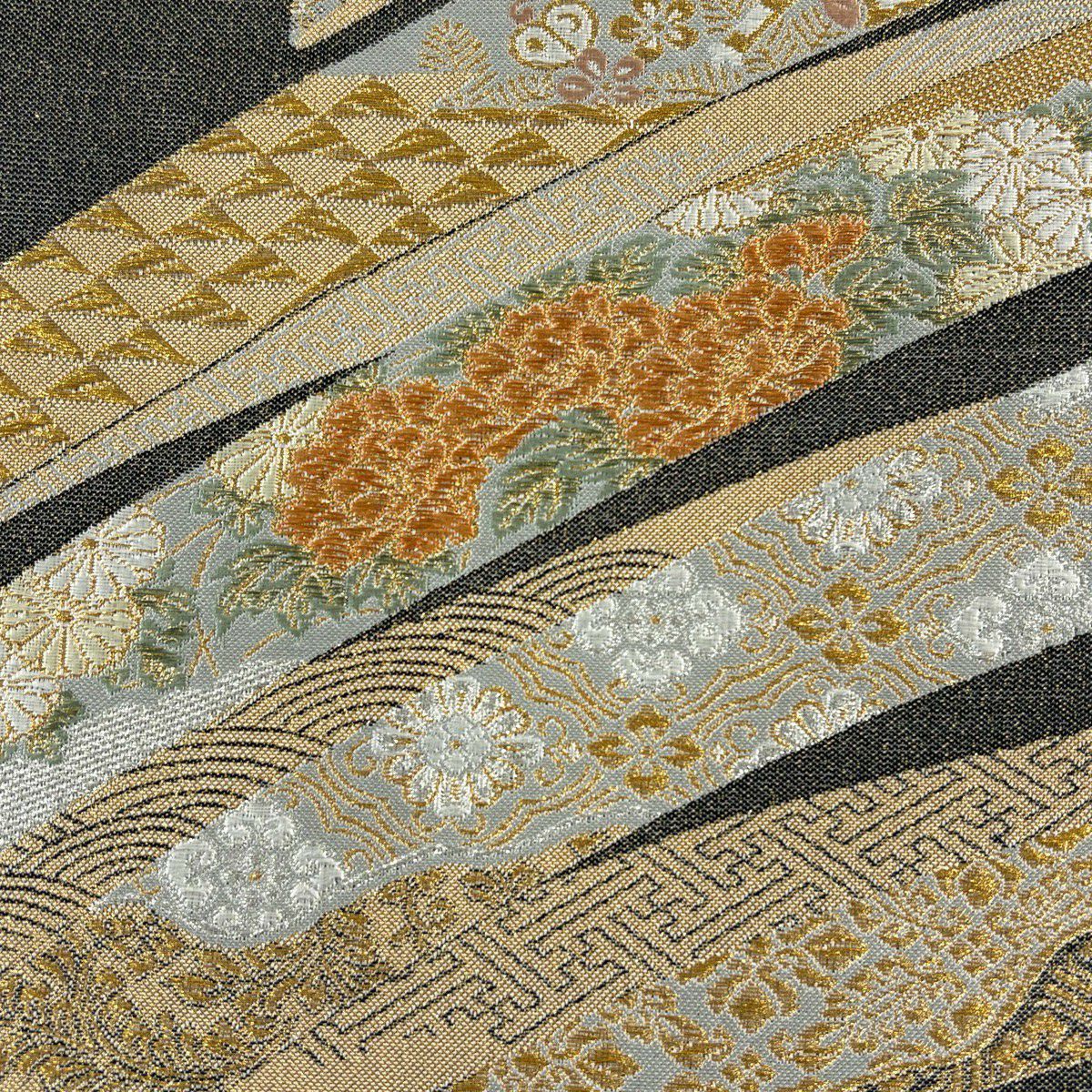 【美品】 袋帶 秀品級 熨斗紋流道文 金銀金箔 黑灰 六通 純蠶絲