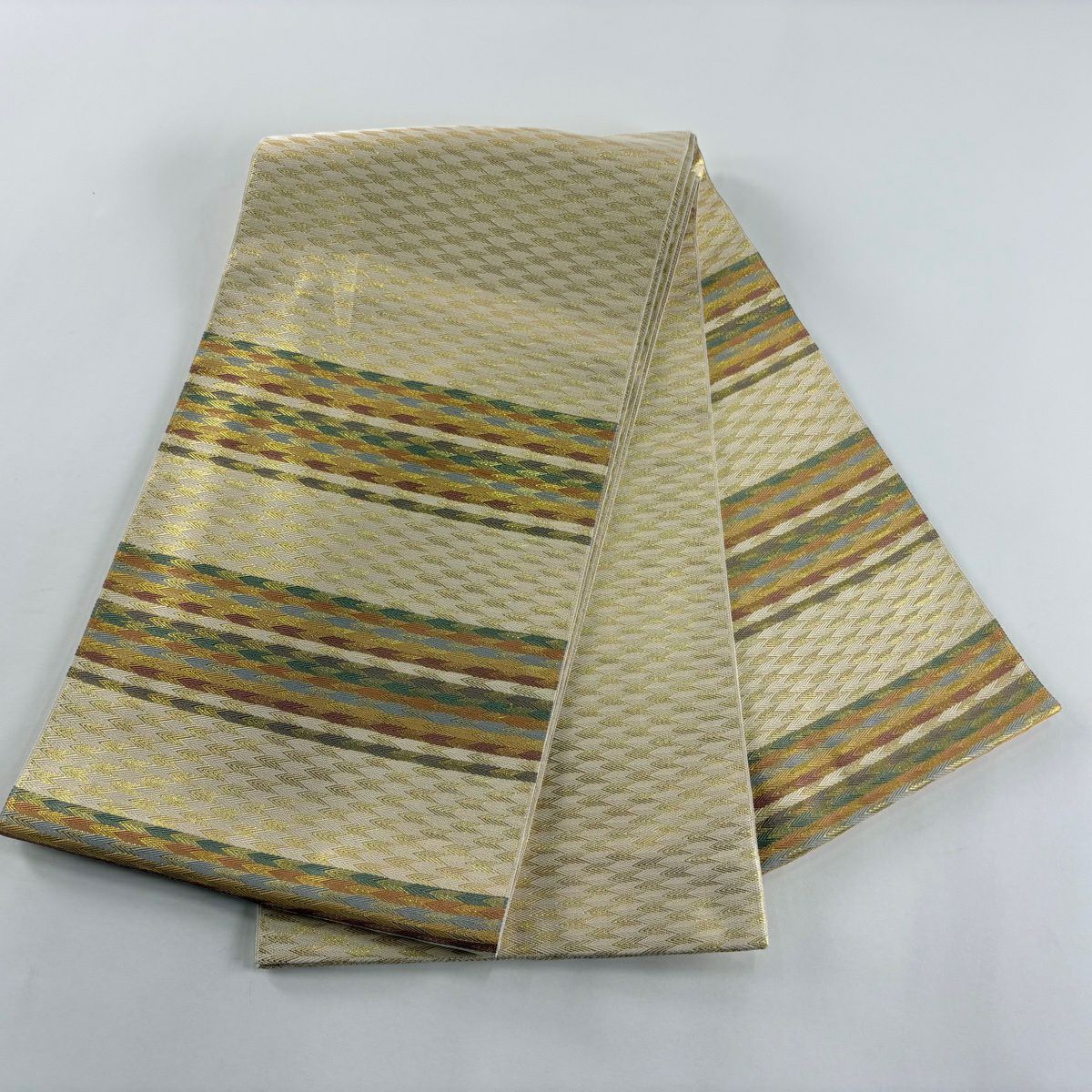 【美品】 袋帶 秀品級 矢羽 金金箔 金色 大鼓圖案 純蠶絲