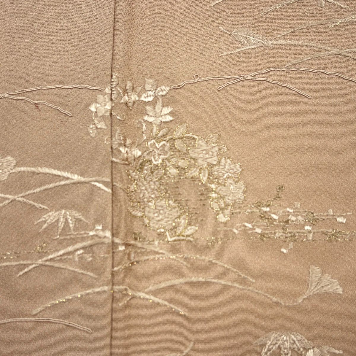 付下 身長156cm 袖長63.5cm S 單層 コシノアヤコ 落款あり 花丸紋 露芝 金糸 刺繡 粉米色 純蠶絲 秀品級 一つ紋
