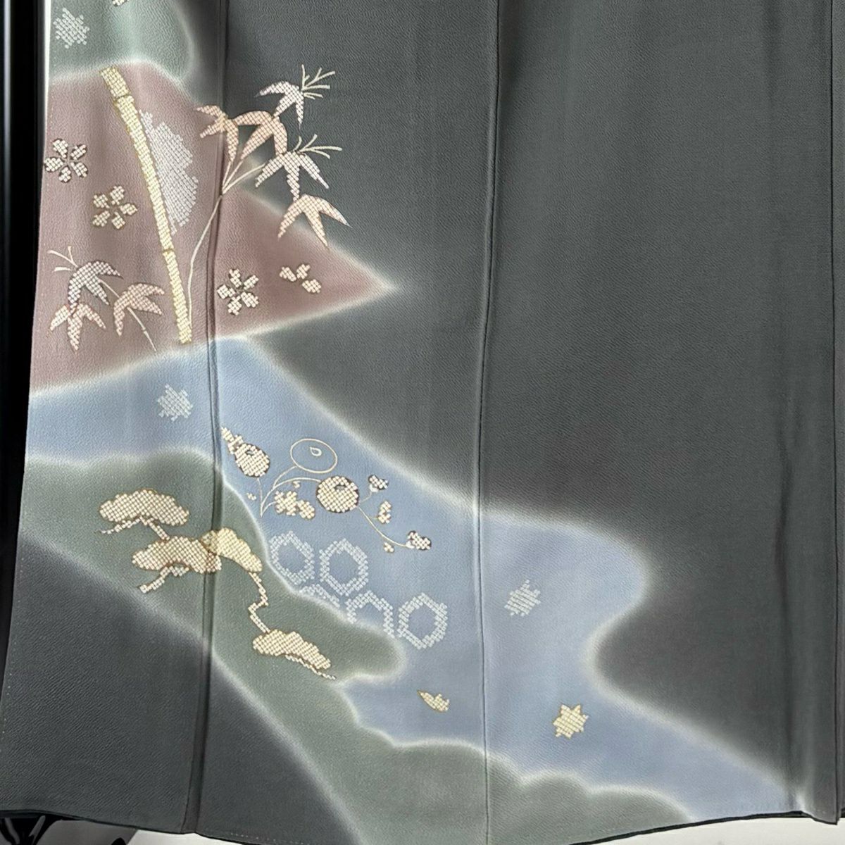付下 身長160cm 袖長64cm M 雙層 松樹竹子梅花 萬壽菊花 縮緬 金彩裝飾 淺綠 純蠶絲 秀品級 一個紋