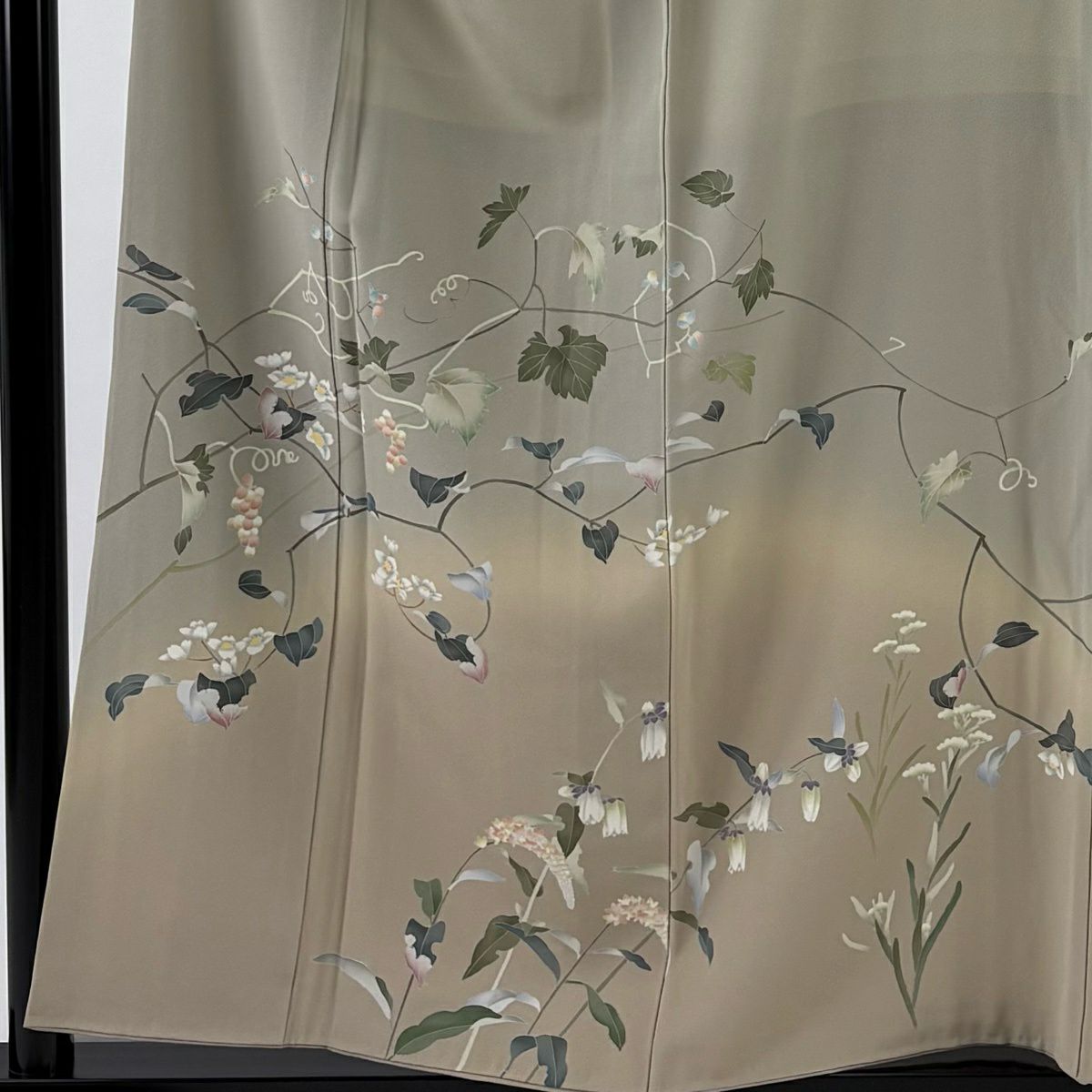 【美品】訪問服 身長157cm 袖長65.5cm M 雙層 落款あり 枝花 葡萄 漸層 灰茶 純蠶絲 秀品級