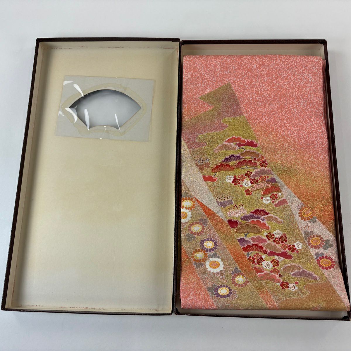 袋帶 逸品級 松樹井青々 落款あり 共箱付 菊花唐草紋 松樹梅花 金糸 金銀彩 橙色 お太鼓柄 純蠶絲