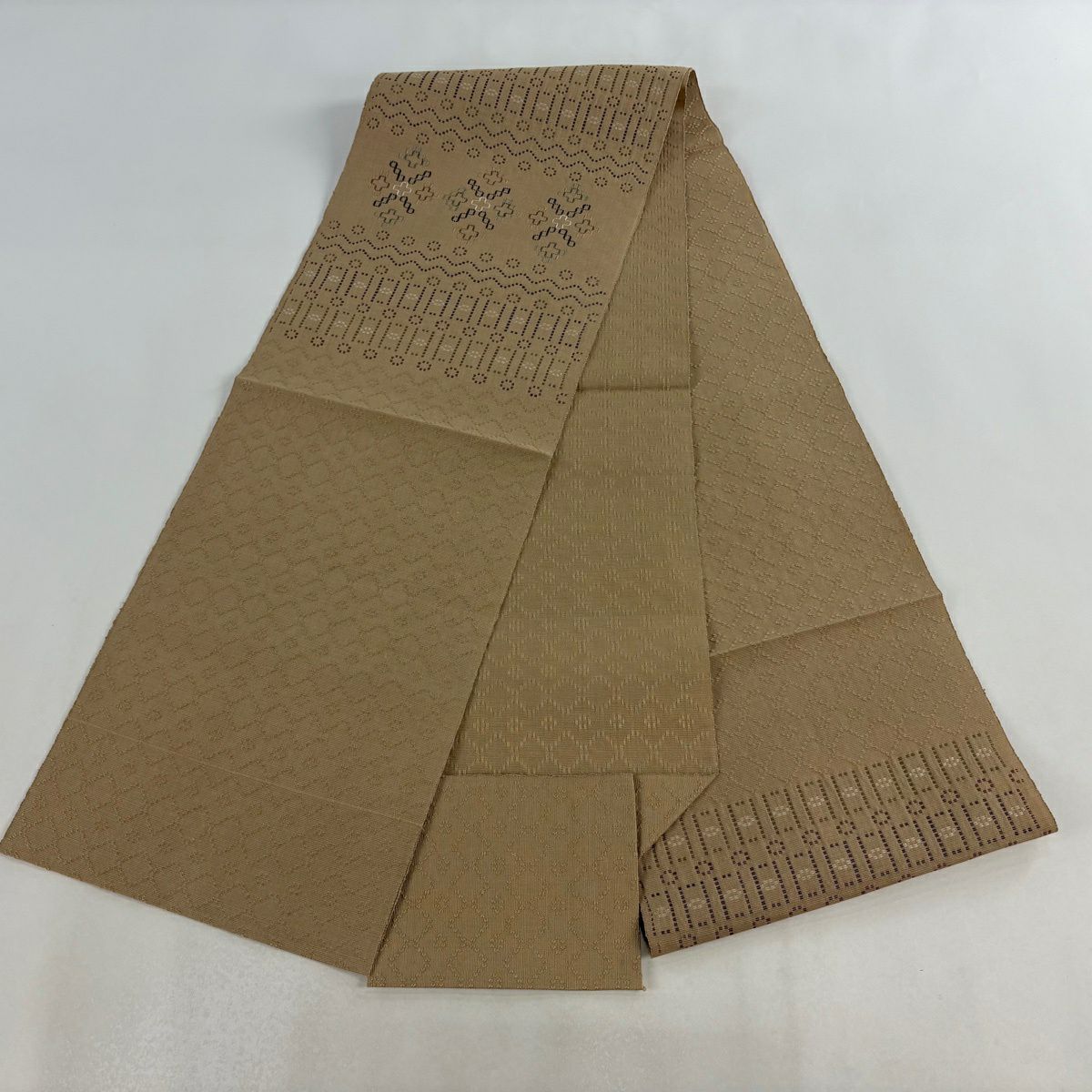 【美品】名古屋帶 逸品級 松樹葉仕立 八寸名古屋帶 幾何學圖案 薄茶 純蠶絲