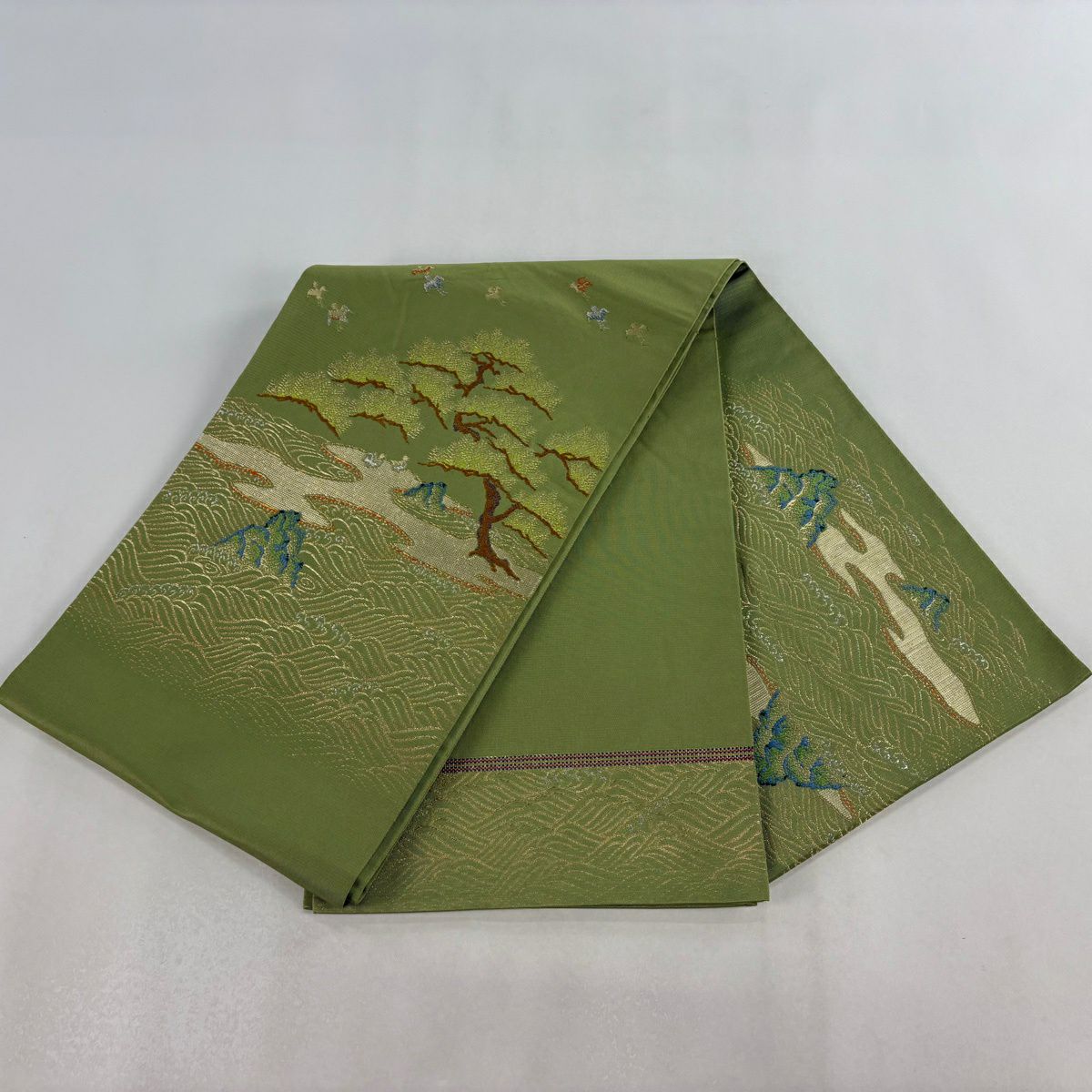 袋帶 逸品級 龍村美術織物 附落款 龍村 松樹 波 金銀絲 艾草色 大鼓圖案 純蠶絲