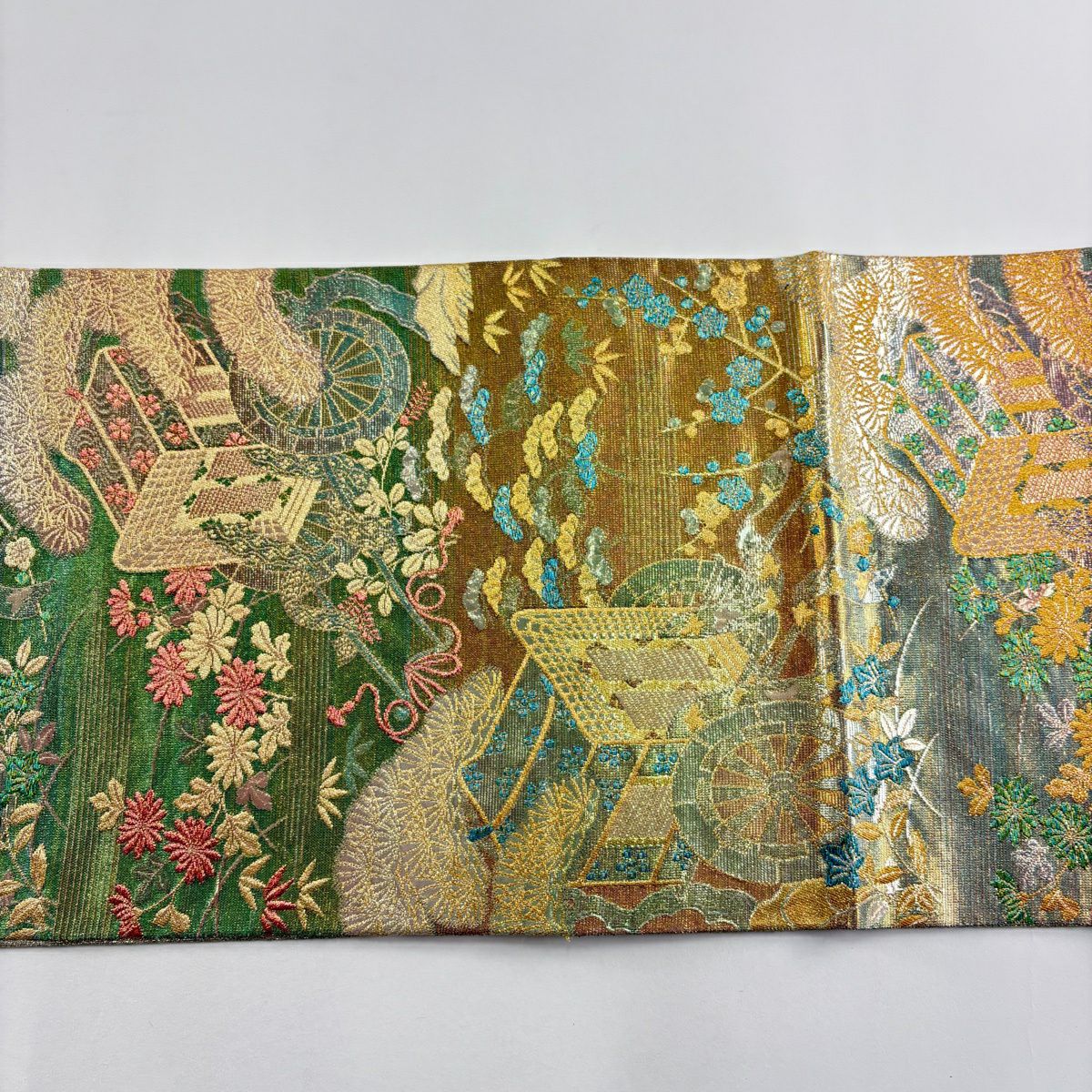 【美品】 袋帶 逸品級 佐波理 落款 千草御車美 御所車 松樹竹子梅花 金糸 金金箔 薄綠 六通 純蠶絲
