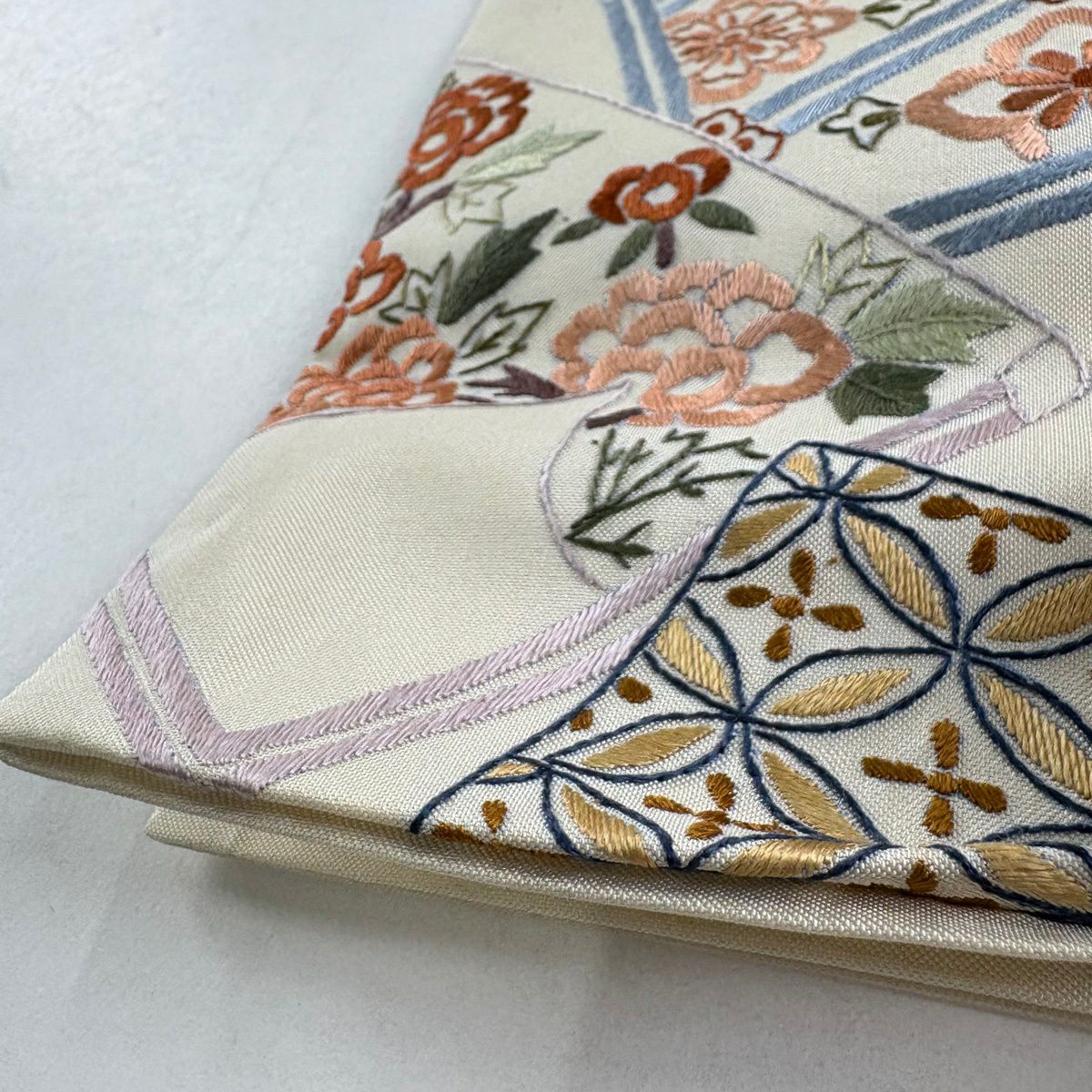 袋帶 逸品級 冊子 花鳥 刺繡 奶油色 大鼓圖案 純蠶絲