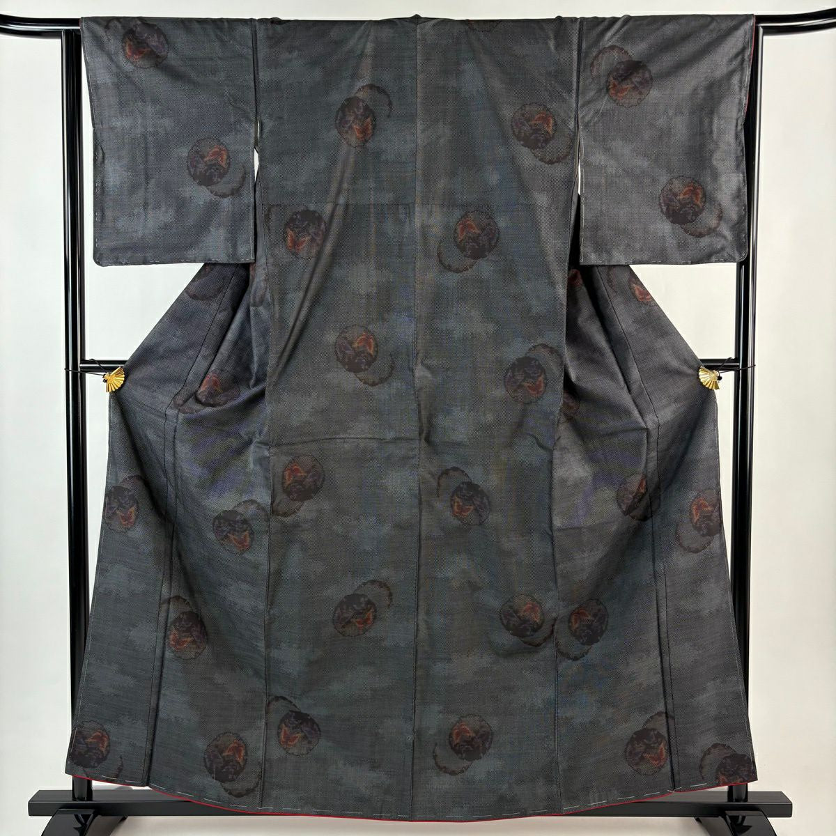 【美品】 大島紬織 身長159cm 袖長64.5cm M 雙層 證書附帶 雪輪 蝴蝶 黑灰 純蠶絲 名品級