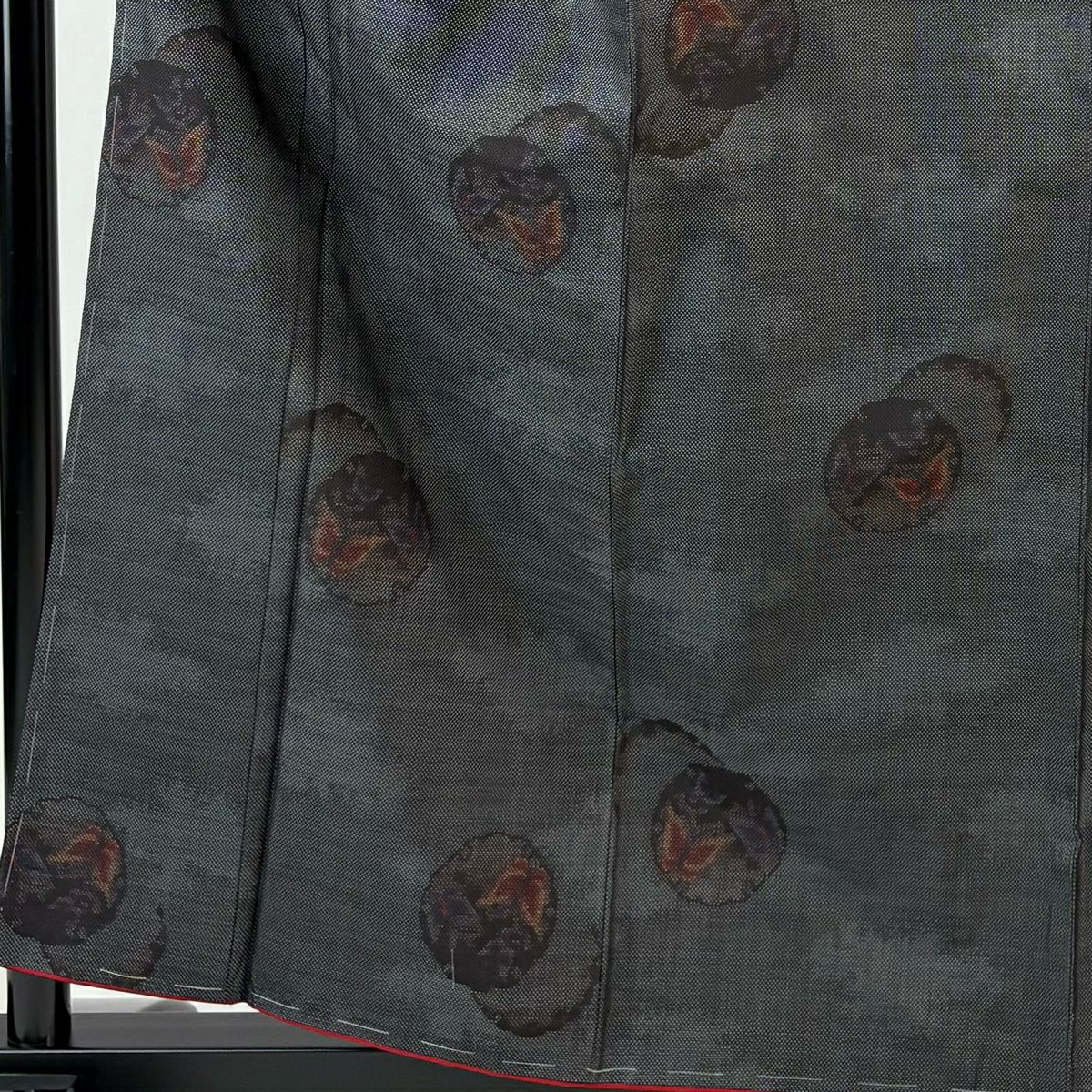 【美品】 大島紬織 身長159cm 袖長64.5cm M 雙層 證書附帶 雪輪 蝴蝶 黑灰 純蠶絲 名品級