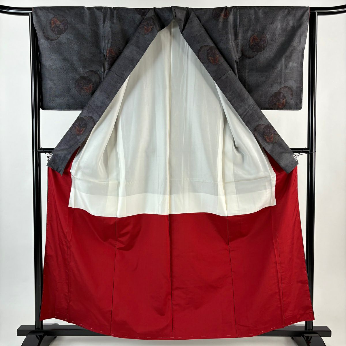 【美品】 大島紬織 身長159cm 袖長64.5cm M 雙層 證書附帶 雪輪 蝴蝶 黑灰 純蠶絲 名品級