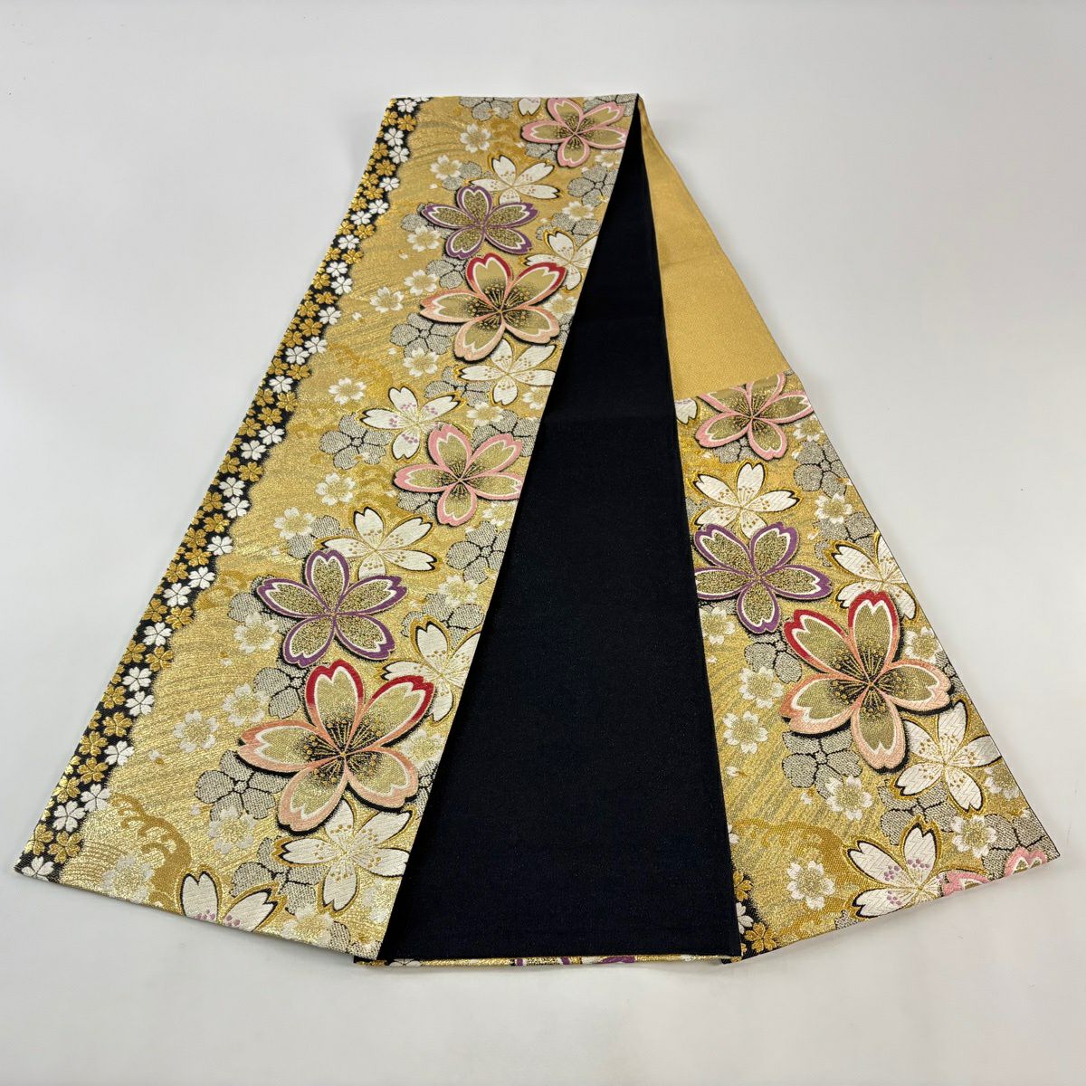 【美品】 袋帶 秀品級 櫻花花瓣 刺繡 金絲 金 六通 純蠶絲
