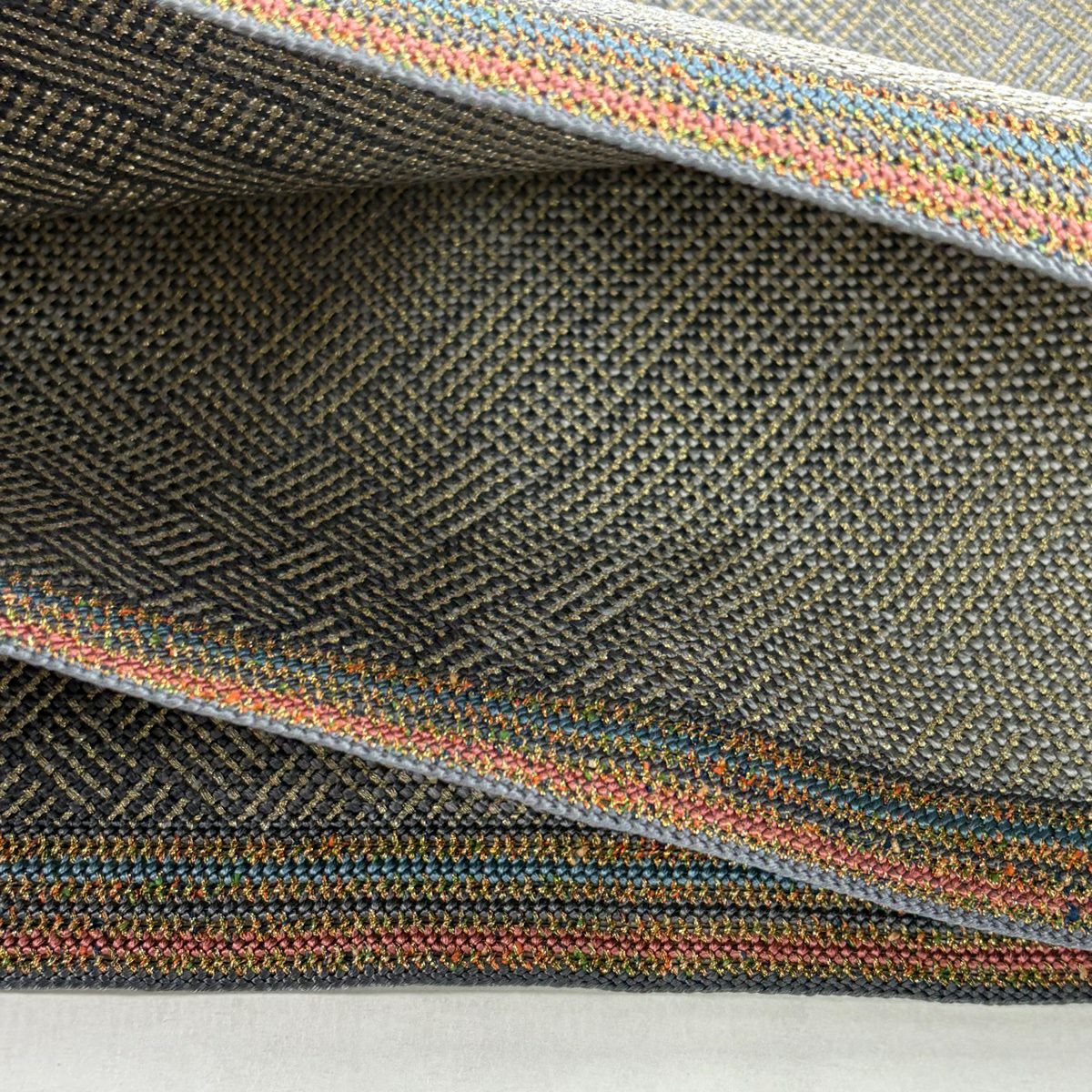 【美品】 名古屋帶 優品級 八寸名古屋帶 隧道仕立 斜格子 細條 金絲 灰色 純蠶絲