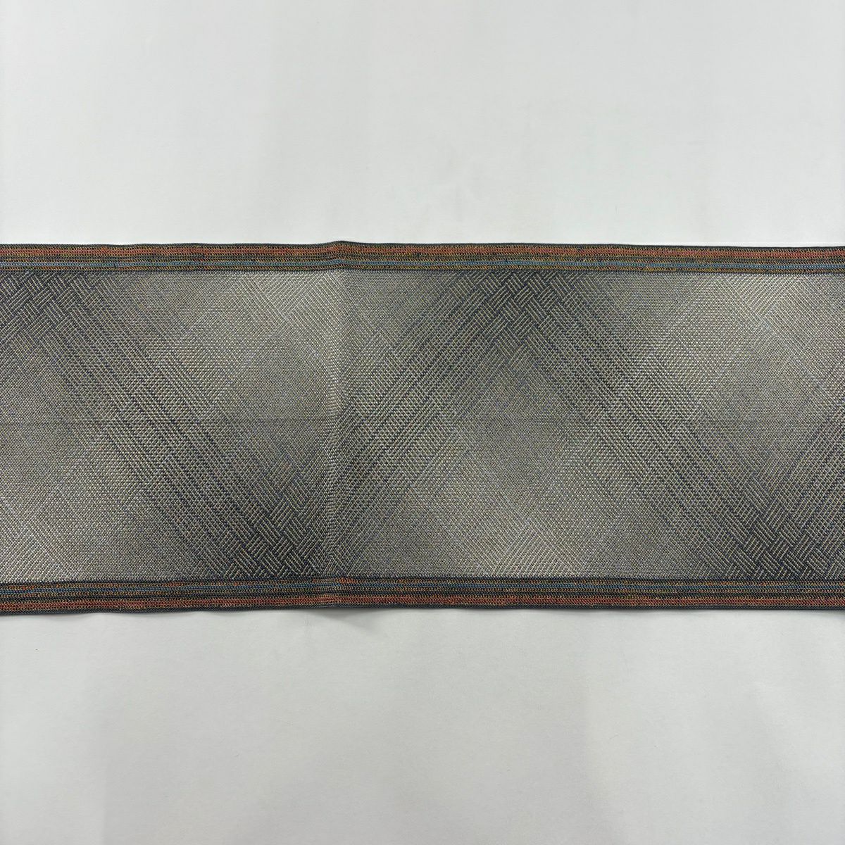 【美品】 名古屋帶 優品級 八寸名古屋帶 隧道仕立 斜格子 細條 金絲 灰色 純蠶絲