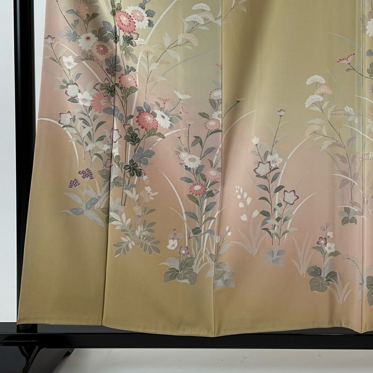 【美品】訪問服 身長157.5cm 袖長63cm S 雙層 落款あり 菊花 桔梗 染分 ぼかし 米色 純蠶絲 逸品級
