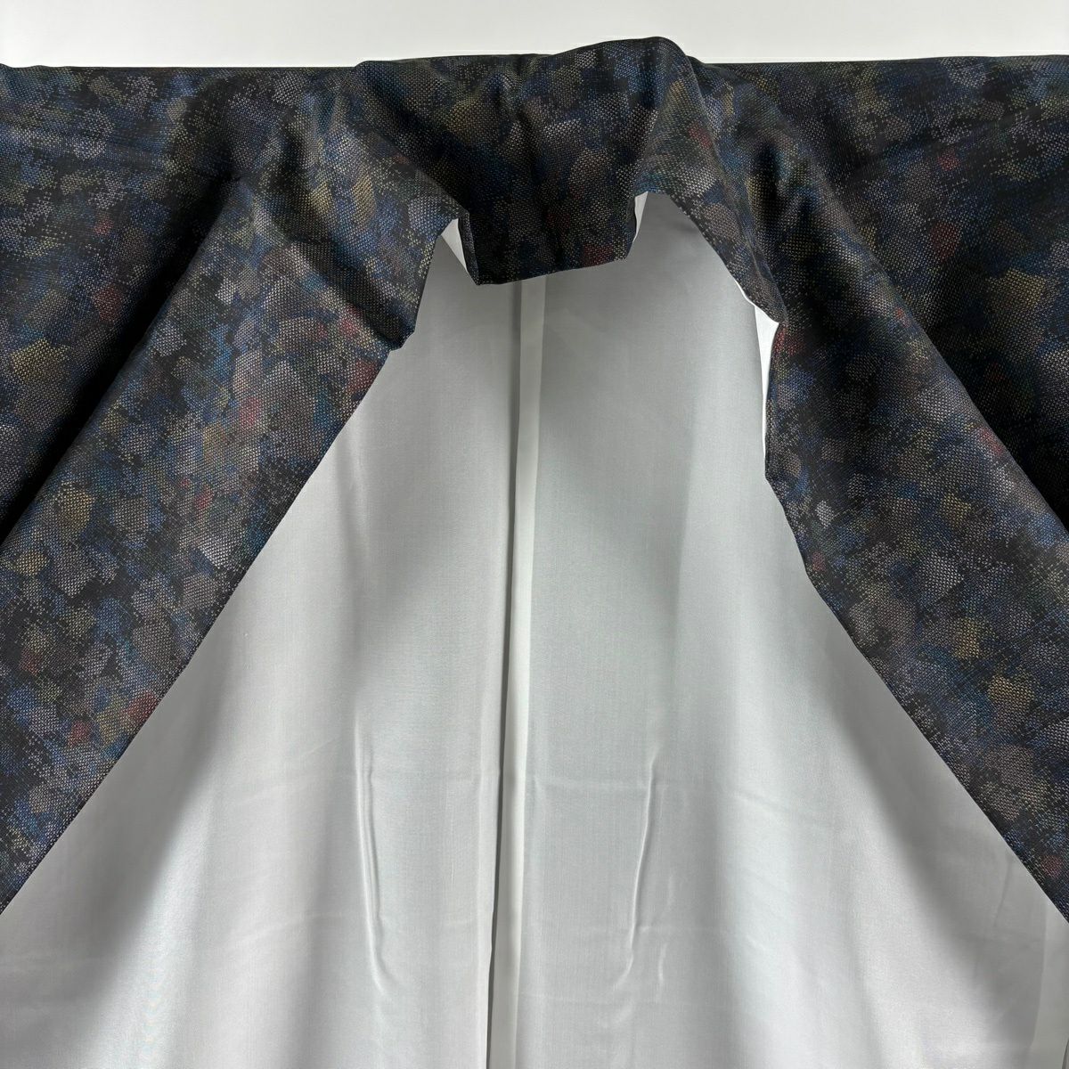 【美品】 大島紬織 身長159cm 袖長66.5cm M 雙層 都喜ヱ門 證書附帶 幾何學 墨色 純蠶絲 逸品級