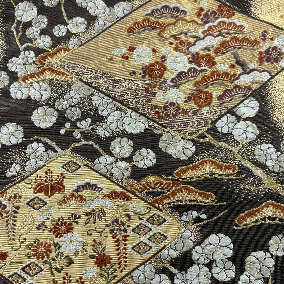 【美品】 袋帶 名品級 加納幸 落款あり 菱 松樹梅花 金銀絲 刺繡 金色 六通 純蠶絲
