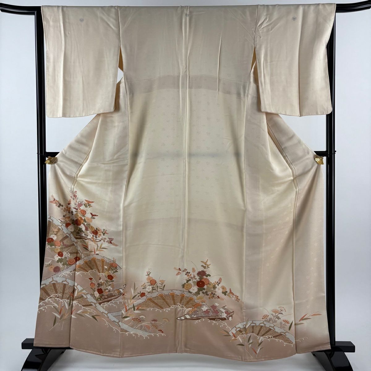 色留袖禮服 身長161.5cm 袖長66.5cm M 雙層 草花紋紋 片輪車 金絲 金銀彩 米色 純蠶絲 優品級 三つ紋