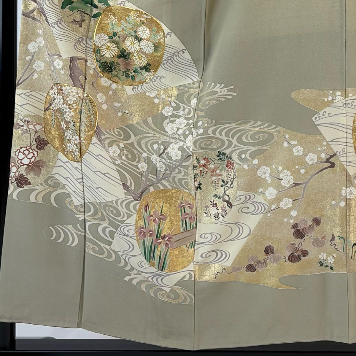 色留袖禮服 身長155.5cm 袖長62.5cm S 雙層 菊花 櫻花 金絲 金銀彩 米色 純蠶絲 秀品級 三つ紋