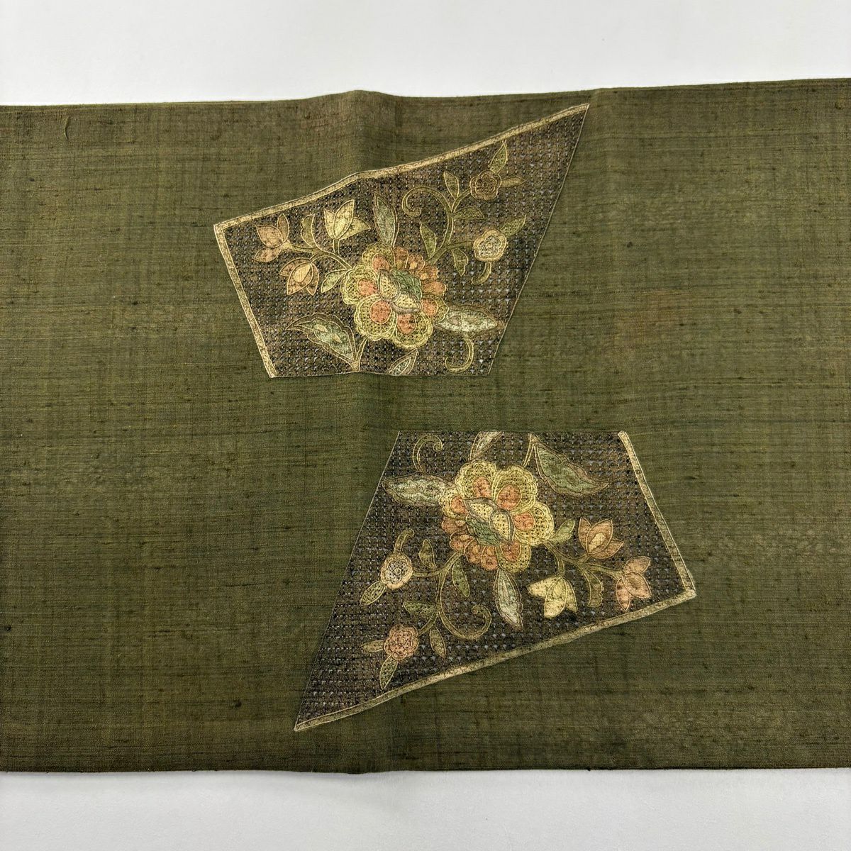 【美品】 袋帶 秀品級 紬織織 草花紋紋 刺繡 深綠 お太鼓柄 純蠶絲